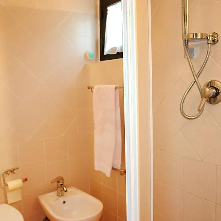I Ceneruzzi By Interhome